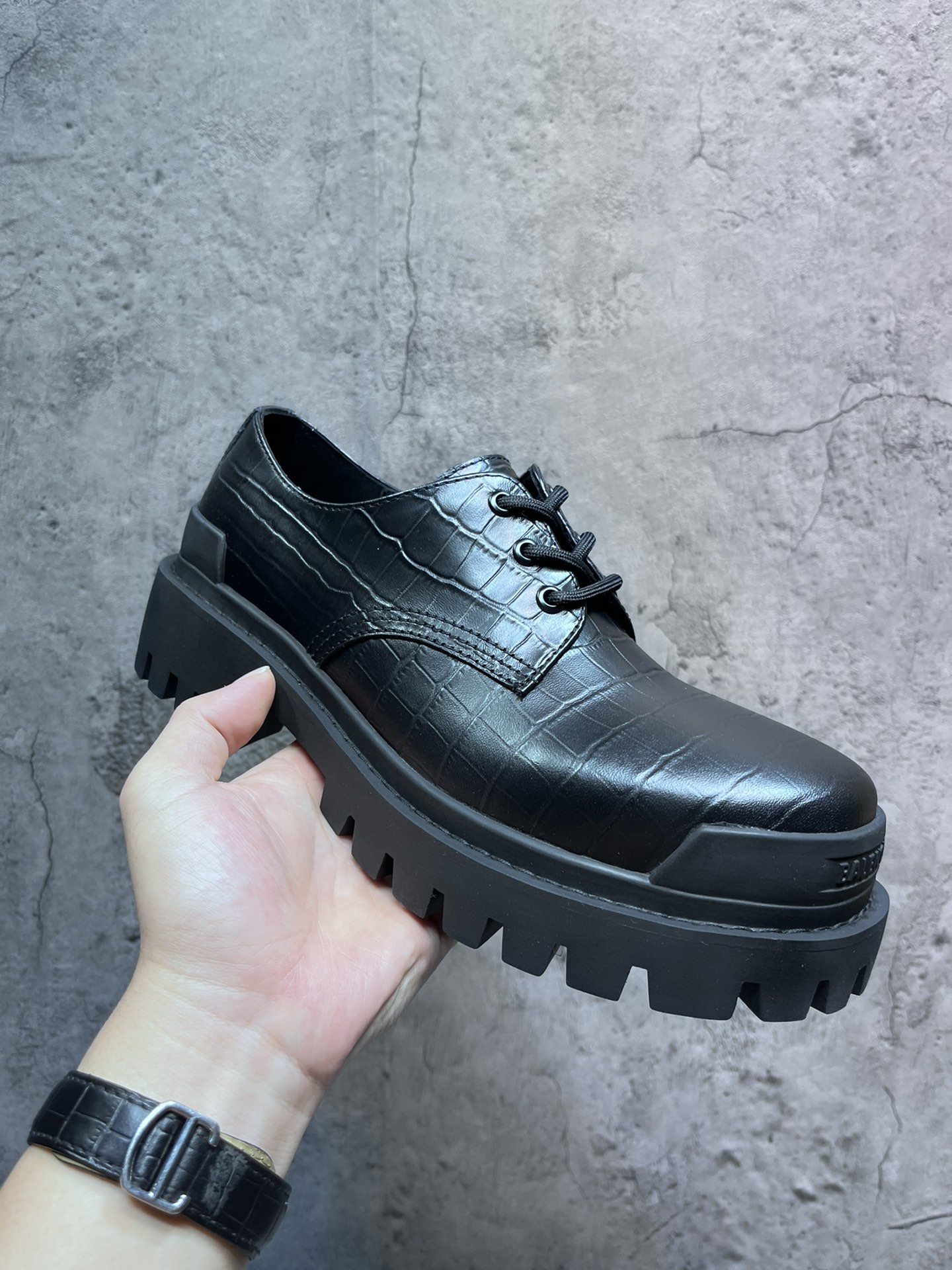 Basic Shoes 46