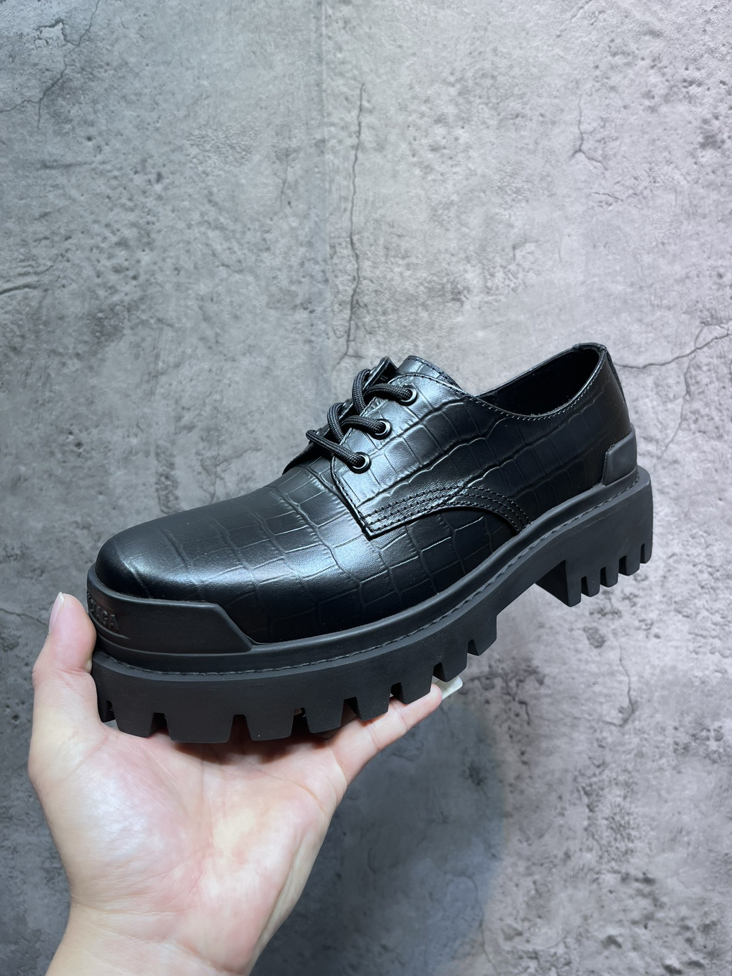 Basic Shoes 46