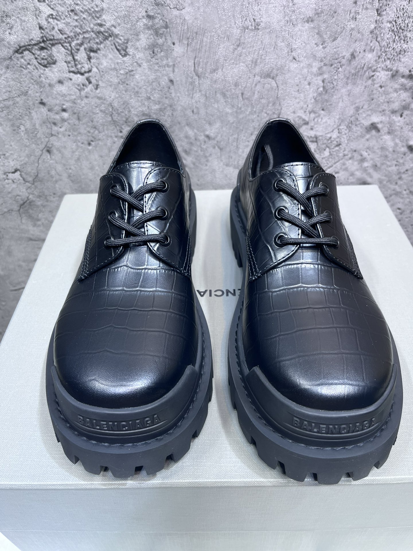 Basic Shoes 46