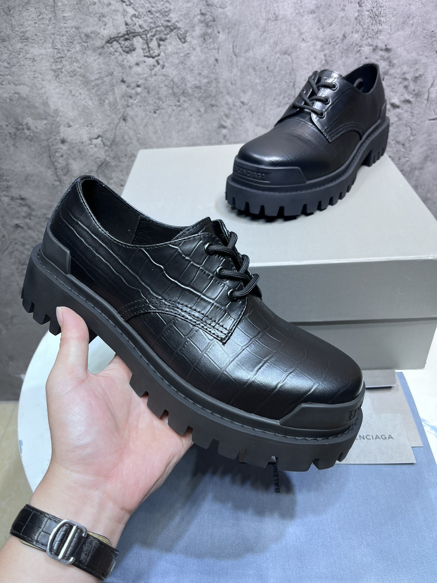Basic Shoes 46