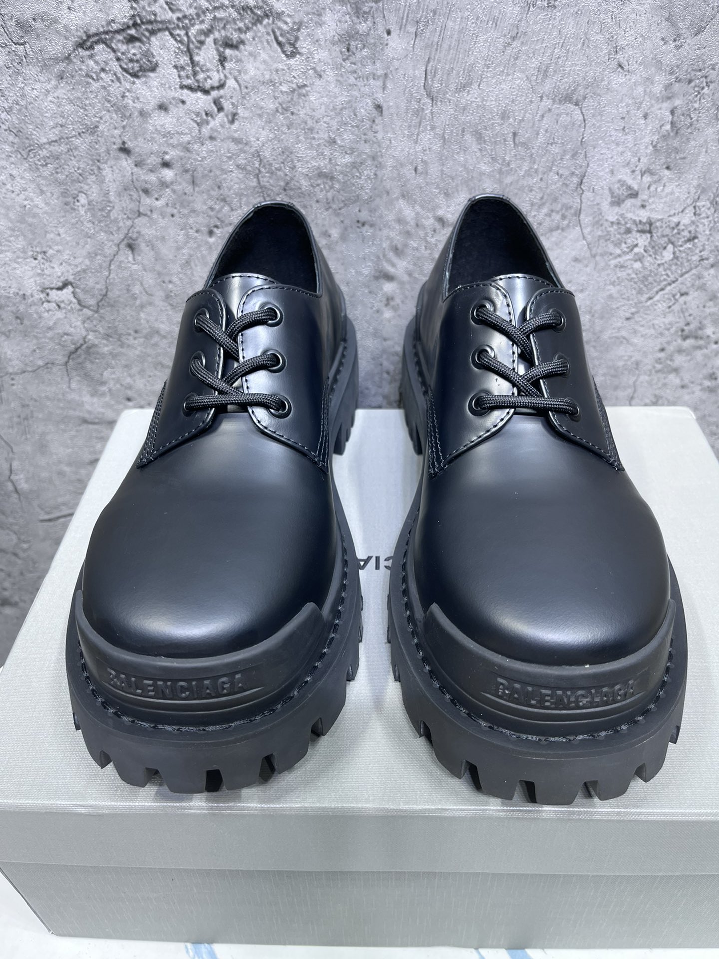 Basic Shoes 46