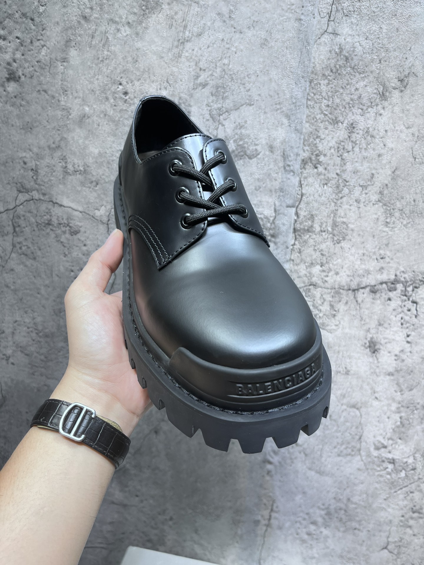 Basic Shoes 46