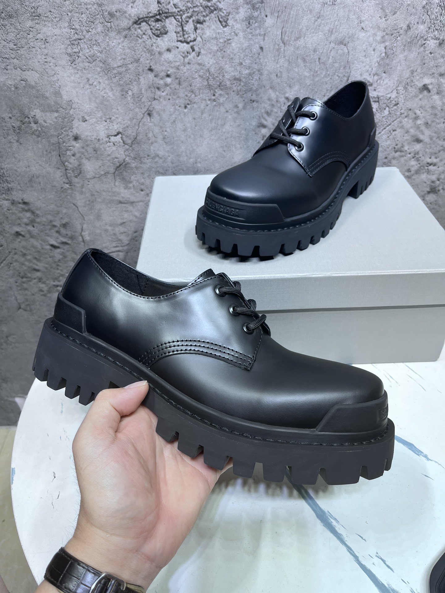 Basic Shoes 46
