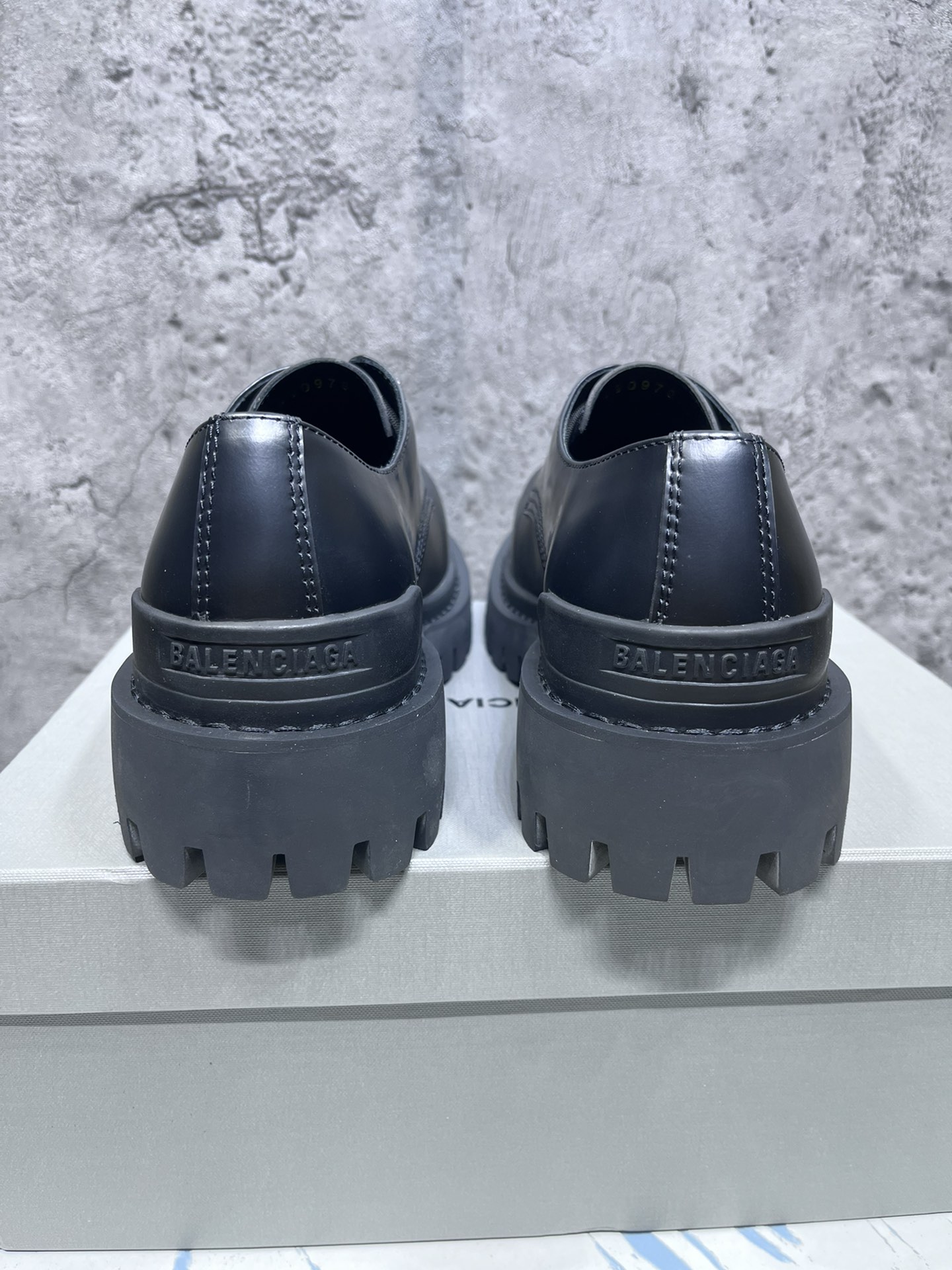 Basic Shoes 46