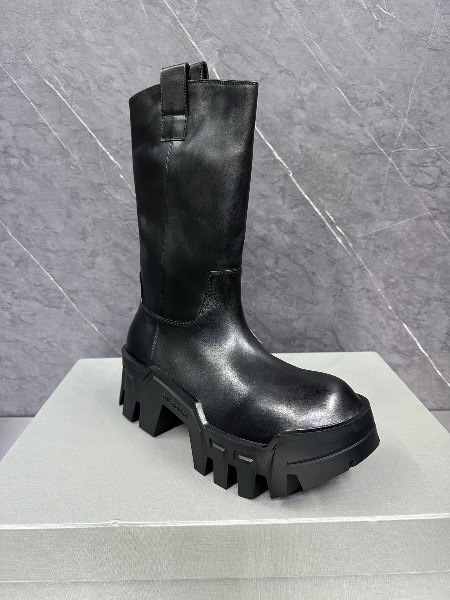 Balenciaga Leather Shoes Black L