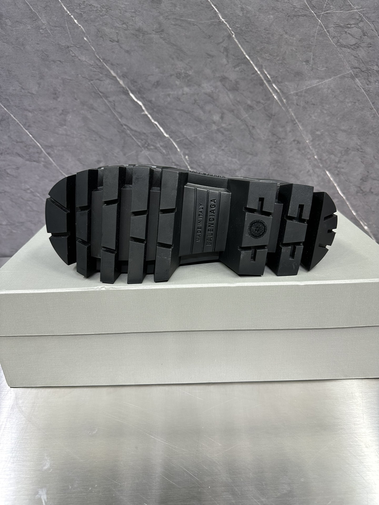 Balenciaga Leather Shoes Black L