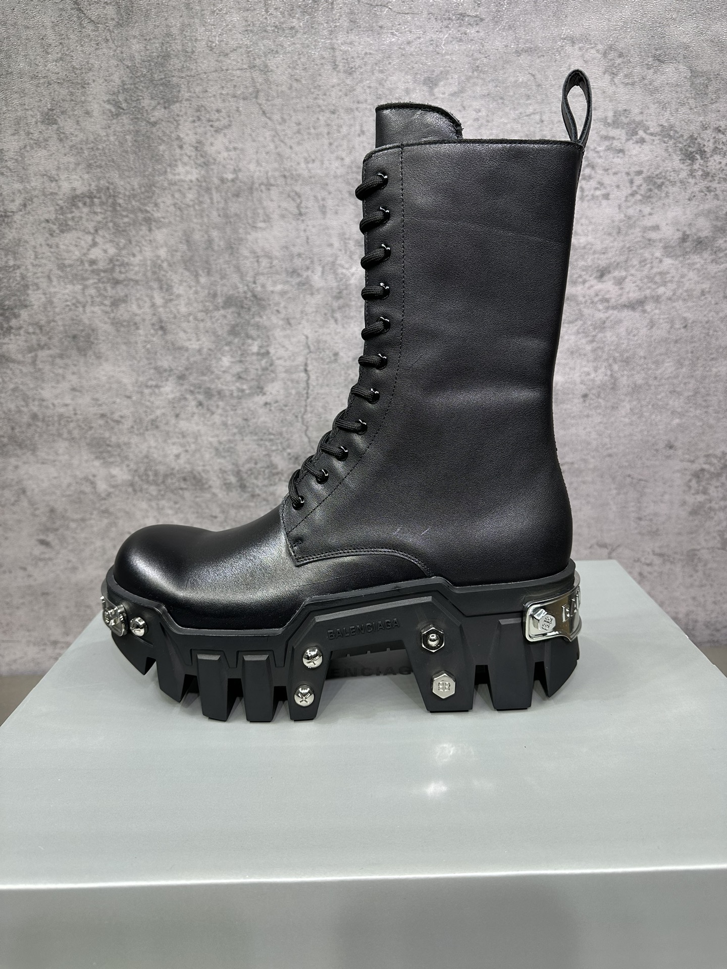 Balenciaga Leather Shoes Black L