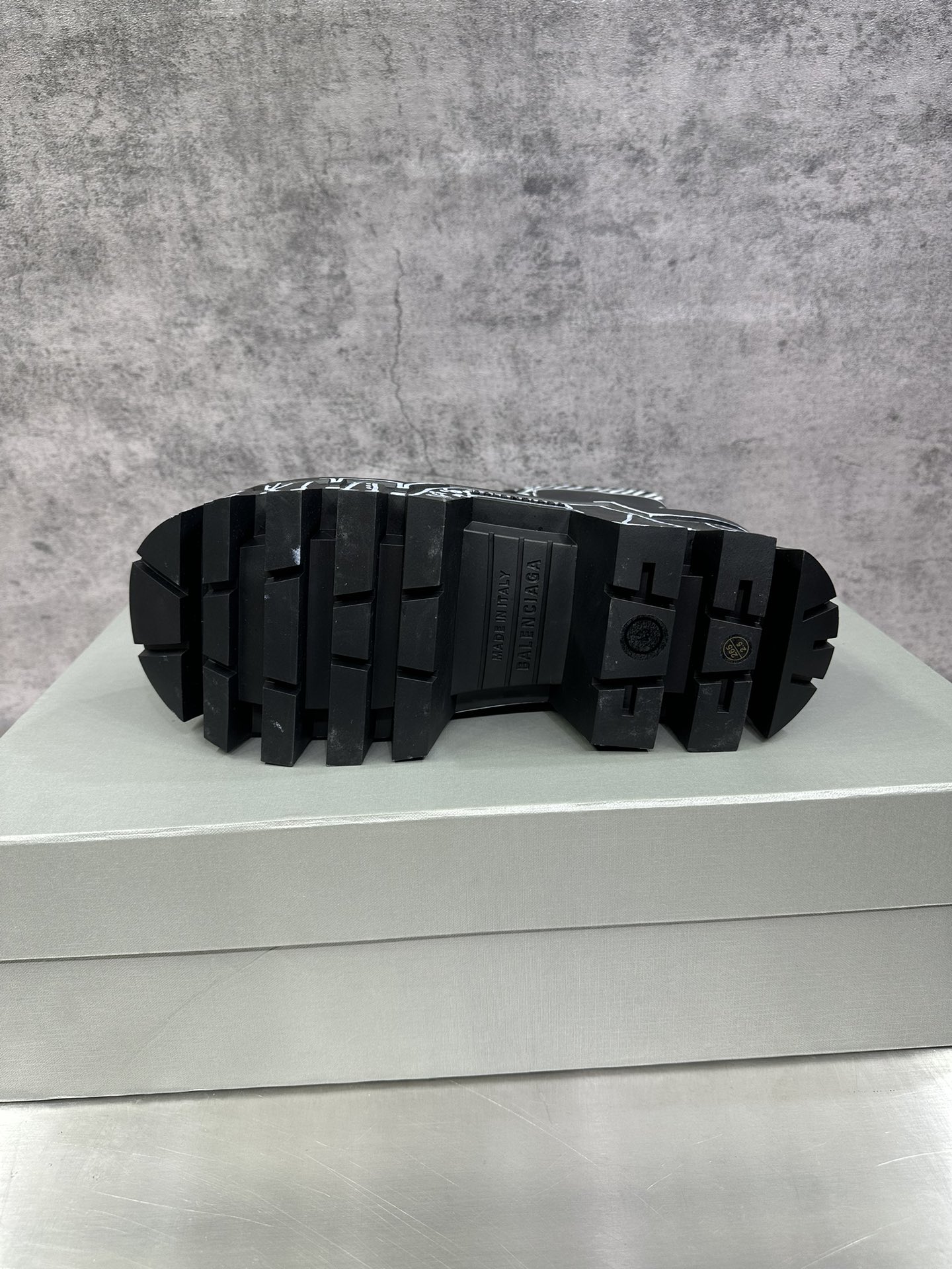 Balenciaga Basic Shoes Black L