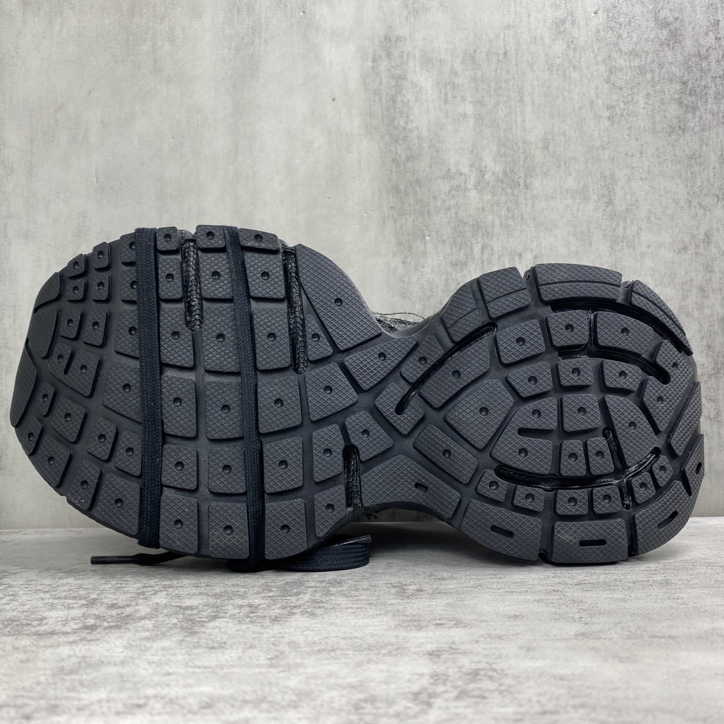 Balenciaga Basic Shoes L-xl