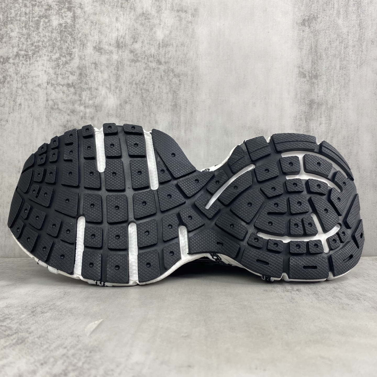 Balenciaga Basic Shoes L-xl