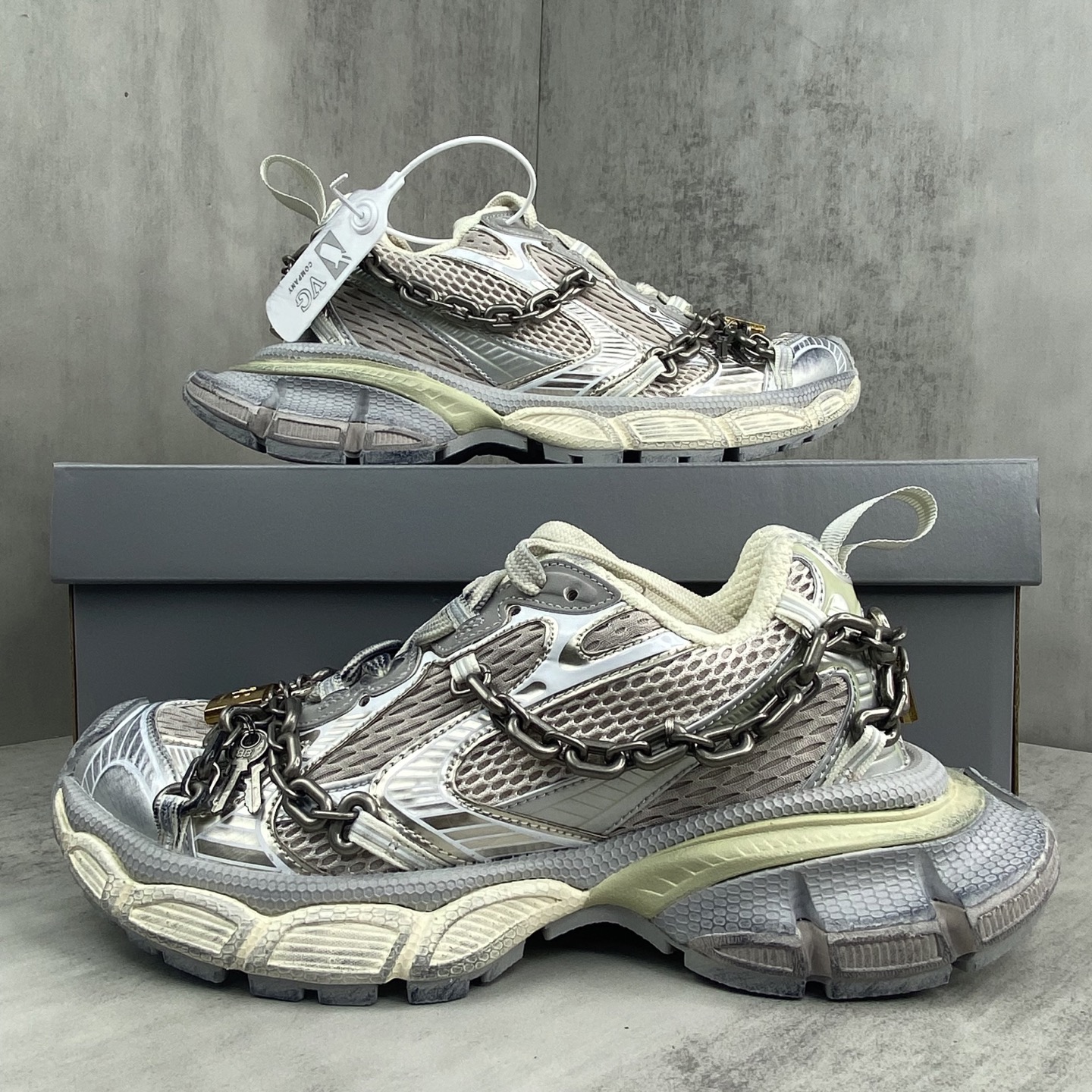 Balenciaga Basic Shoes L-xl