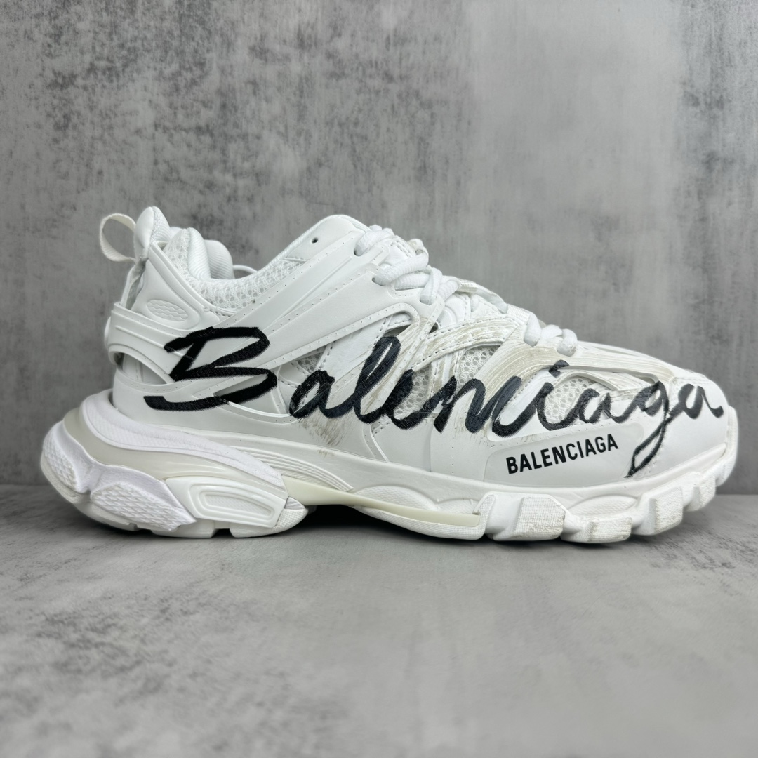Sneakers M