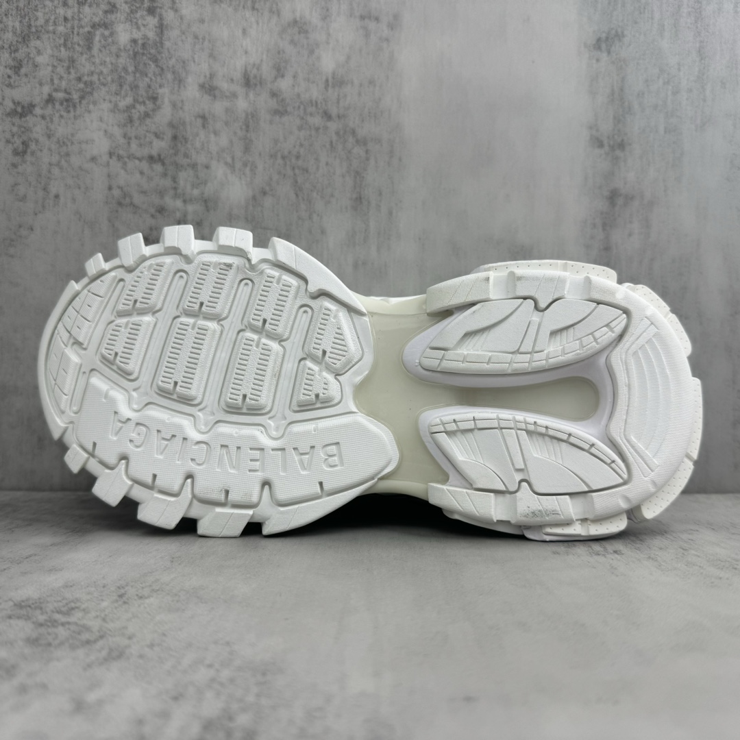 Sneakers M