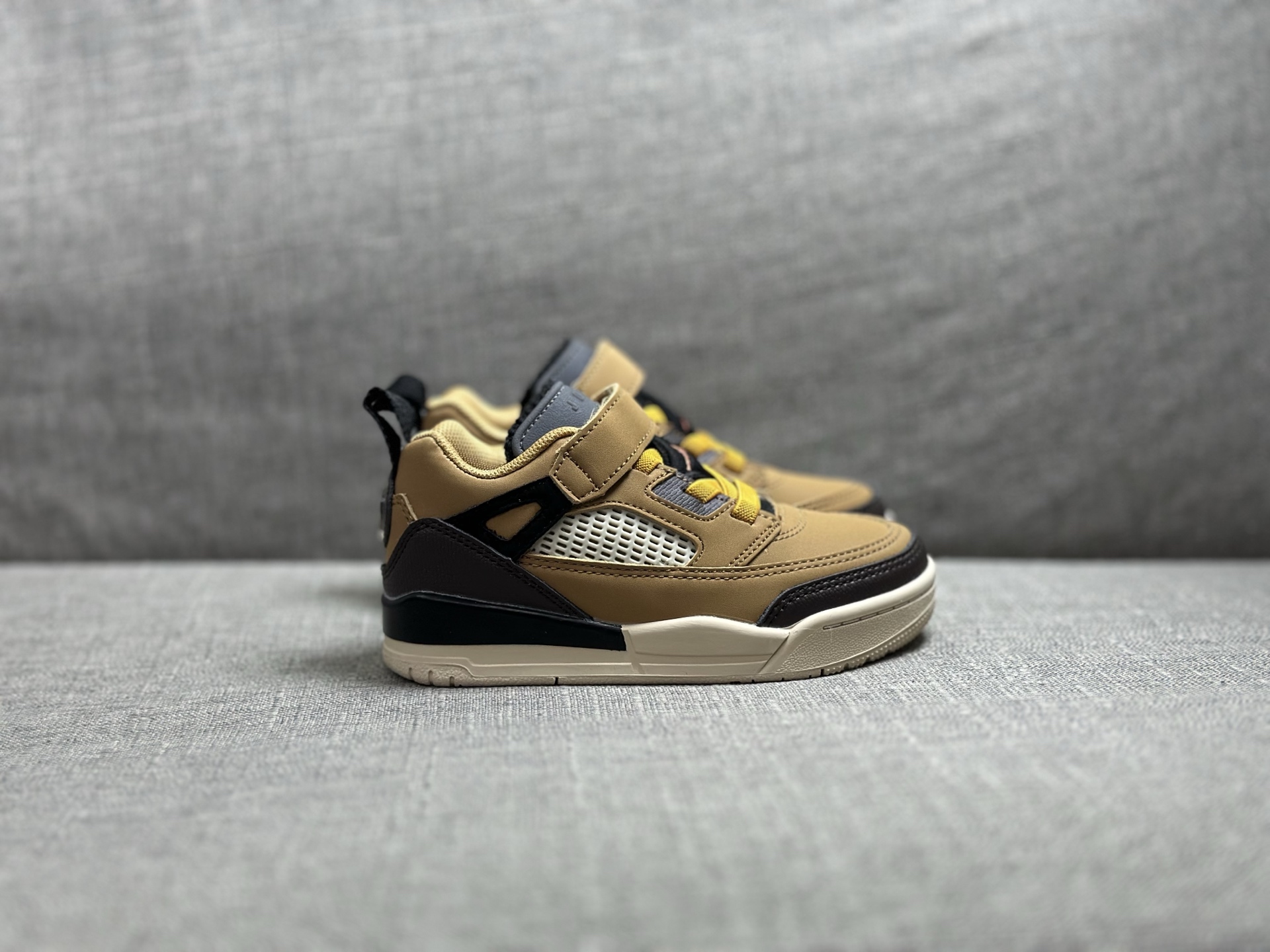 Jordan Nike Basic Shoes S