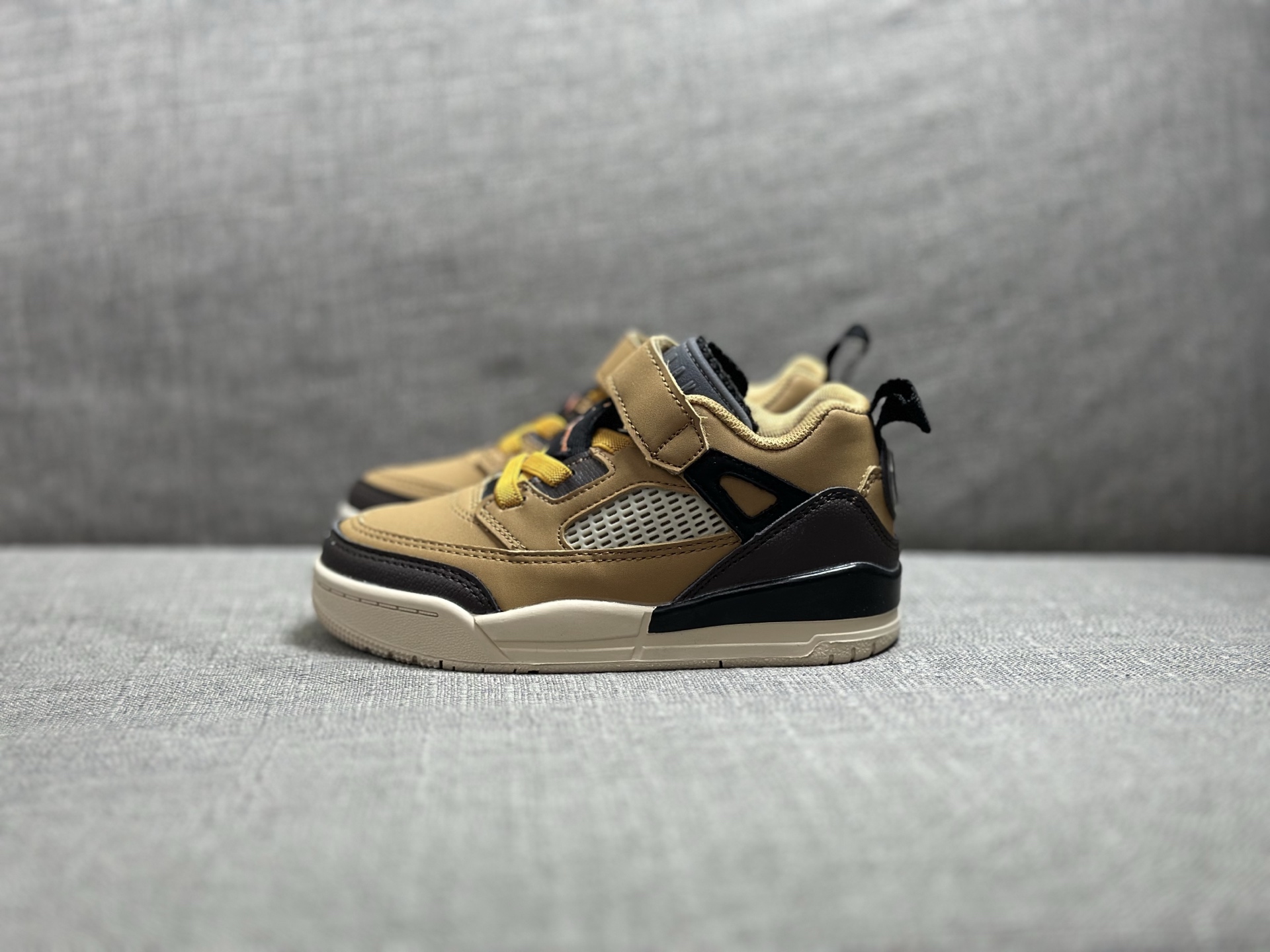 Jordan Nike Basic Shoes S