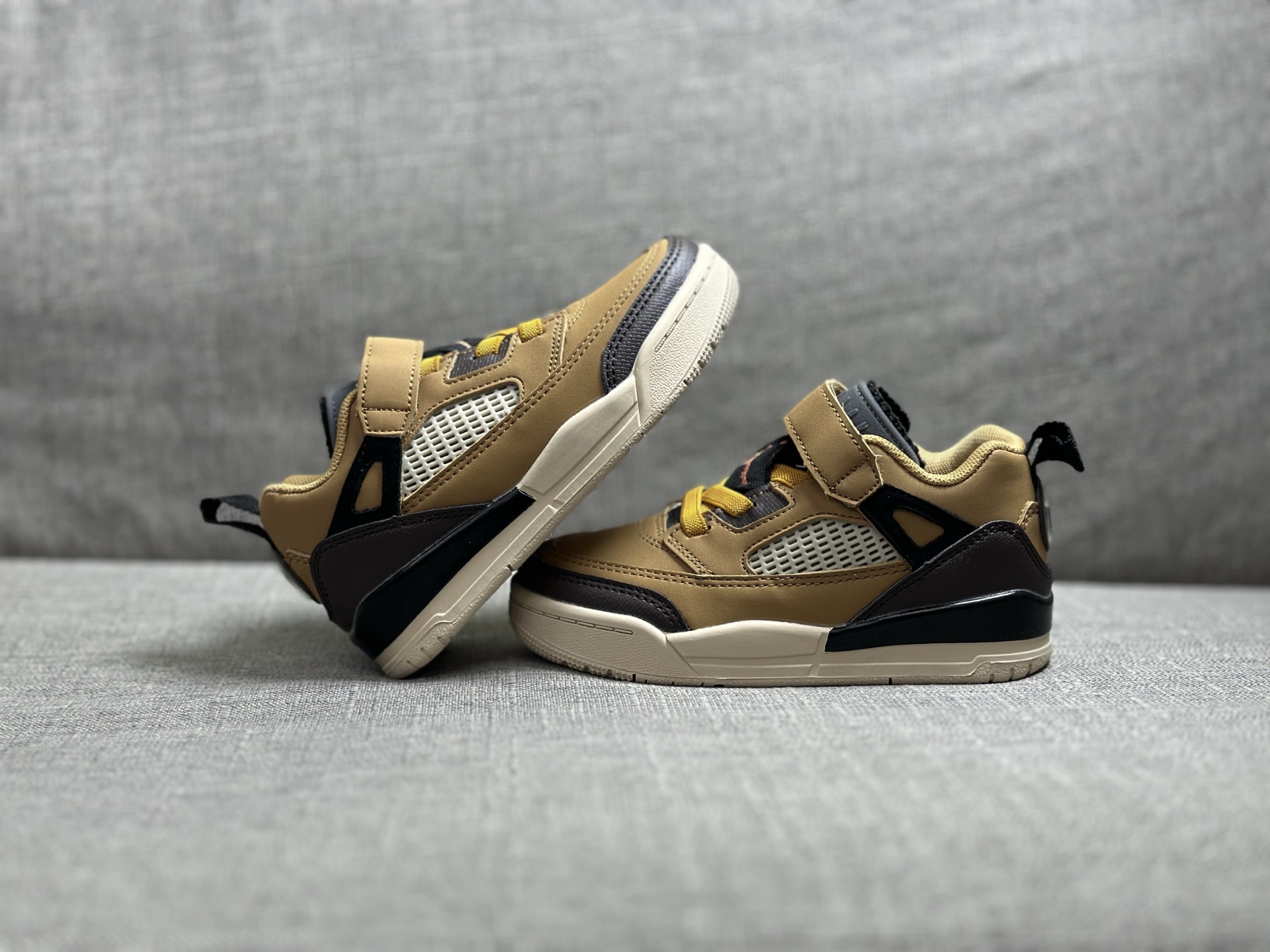 Jordan Nike Basic Shoes S