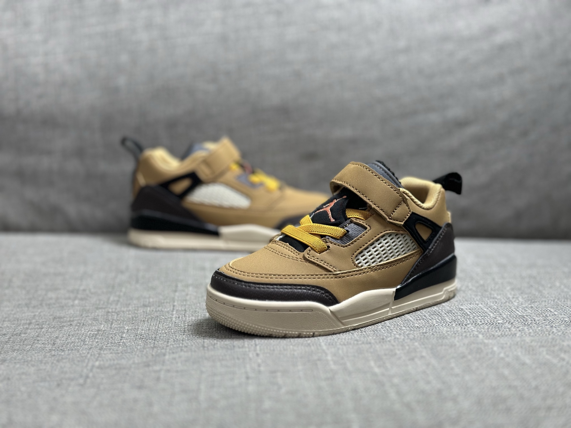 Jordan Nike Basic Shoes S