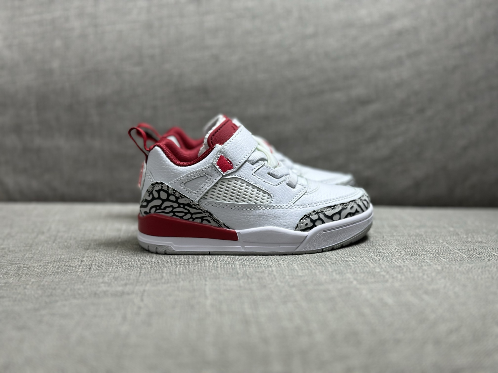 Jordan Nike Basic Shoes S