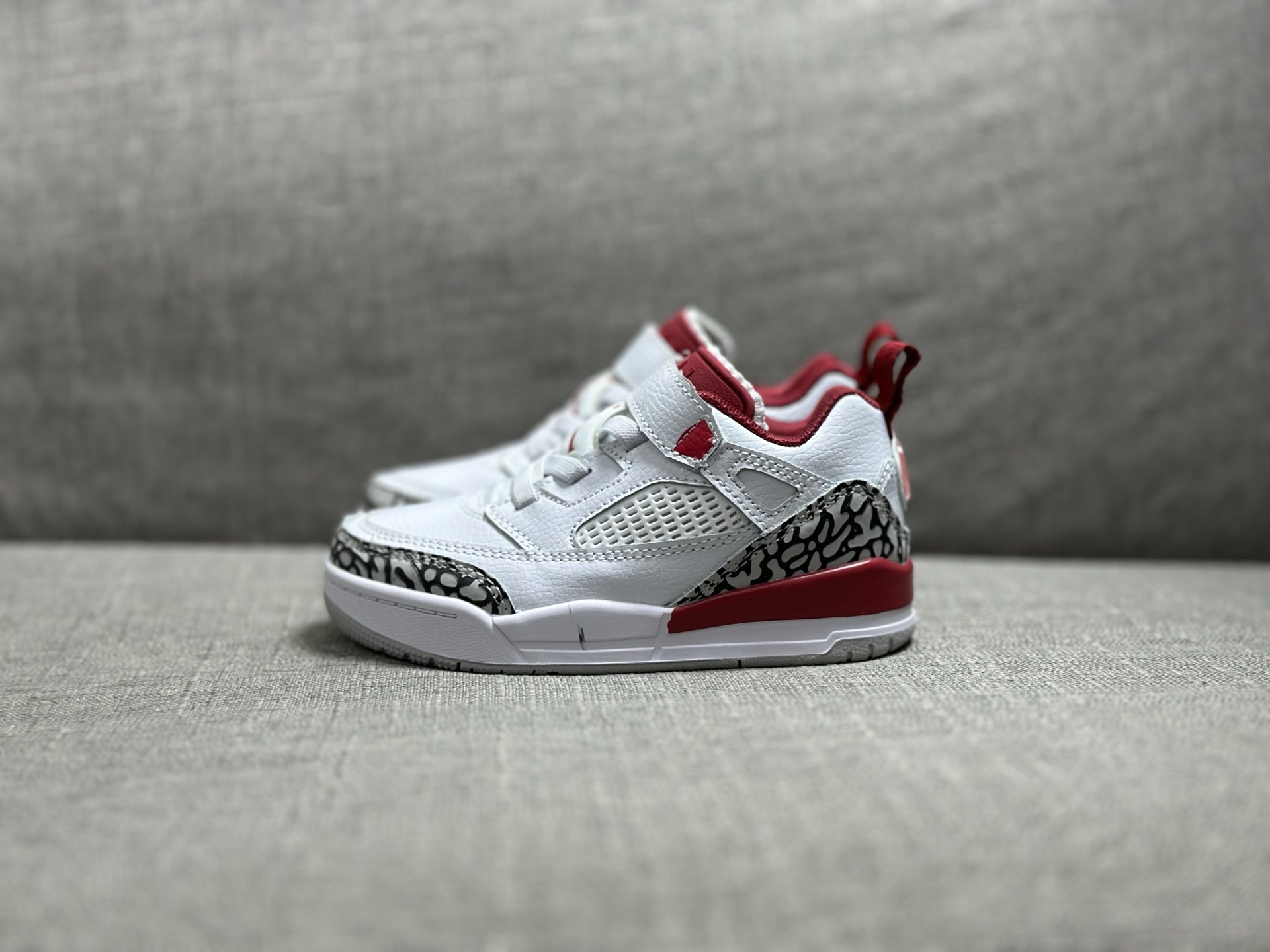 Jordan Nike Basic Shoes S