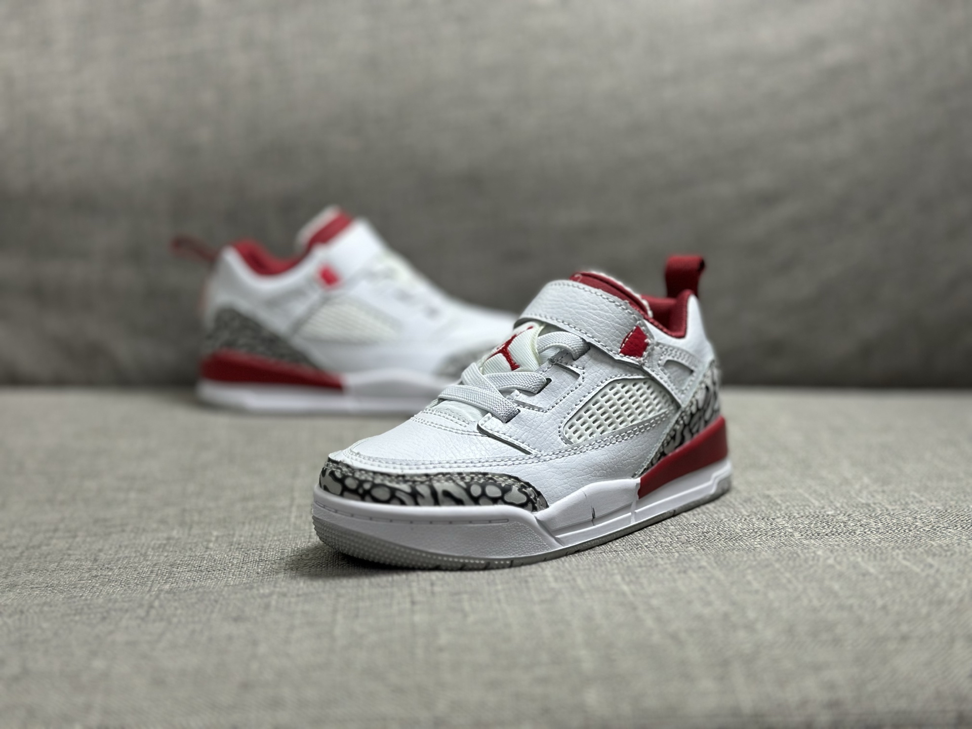 Jordan Nike Basic Shoes S