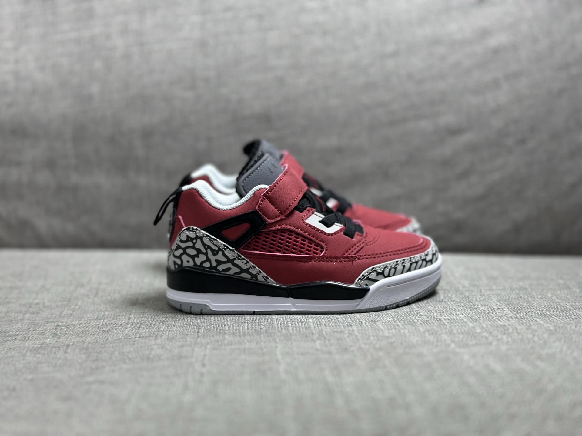 Jordan Nike Basic Shoes S