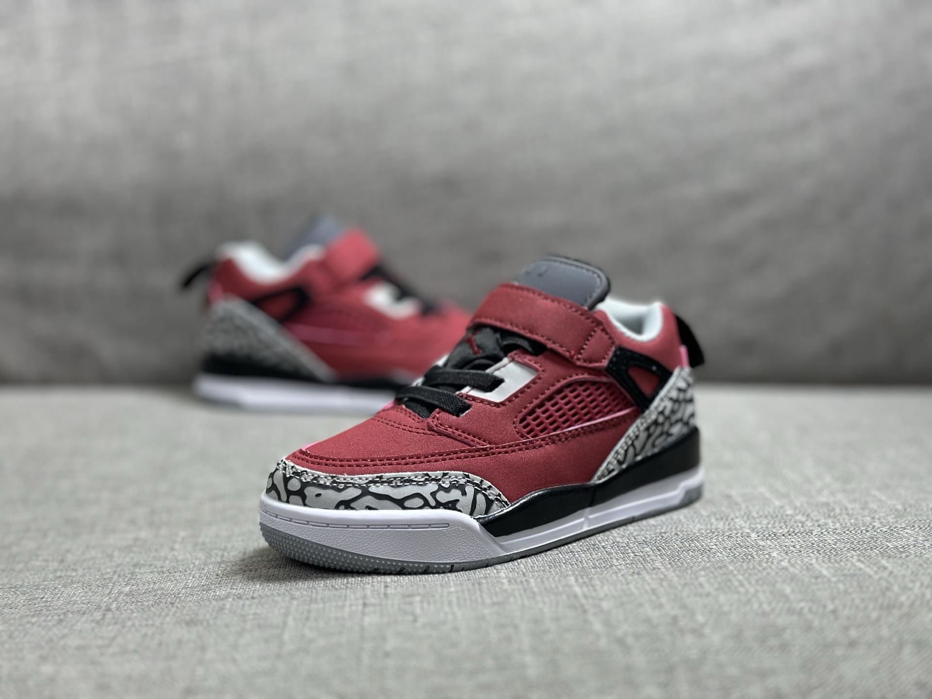 Jordan Nike Basic Shoes S