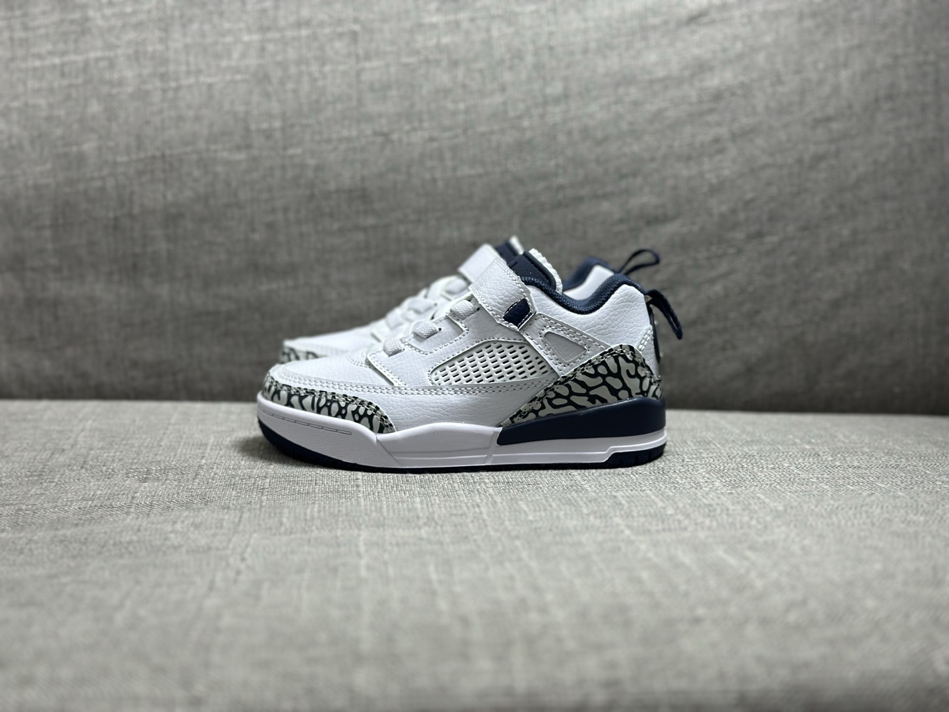 Jordan Nike Basic Shoes S