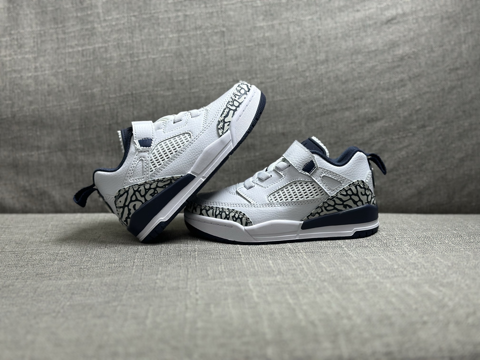 Jordan Nike Basic Shoes S