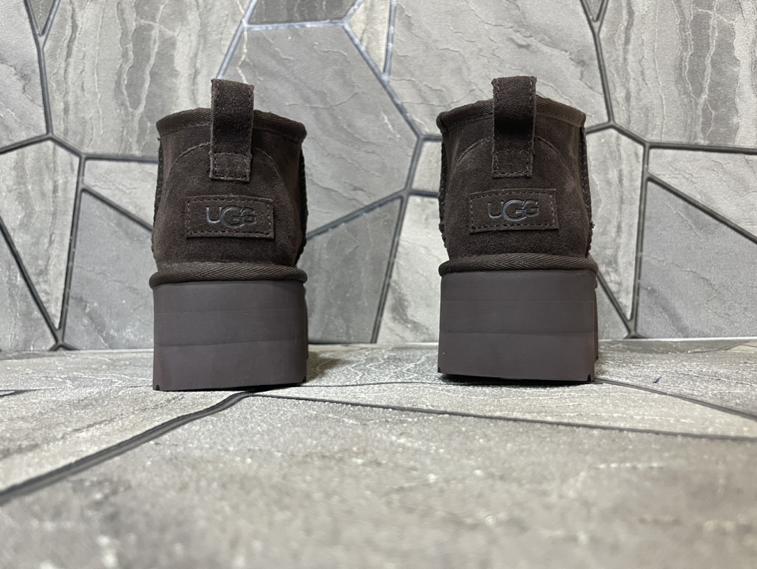 Ugg Basic Shoes M-l