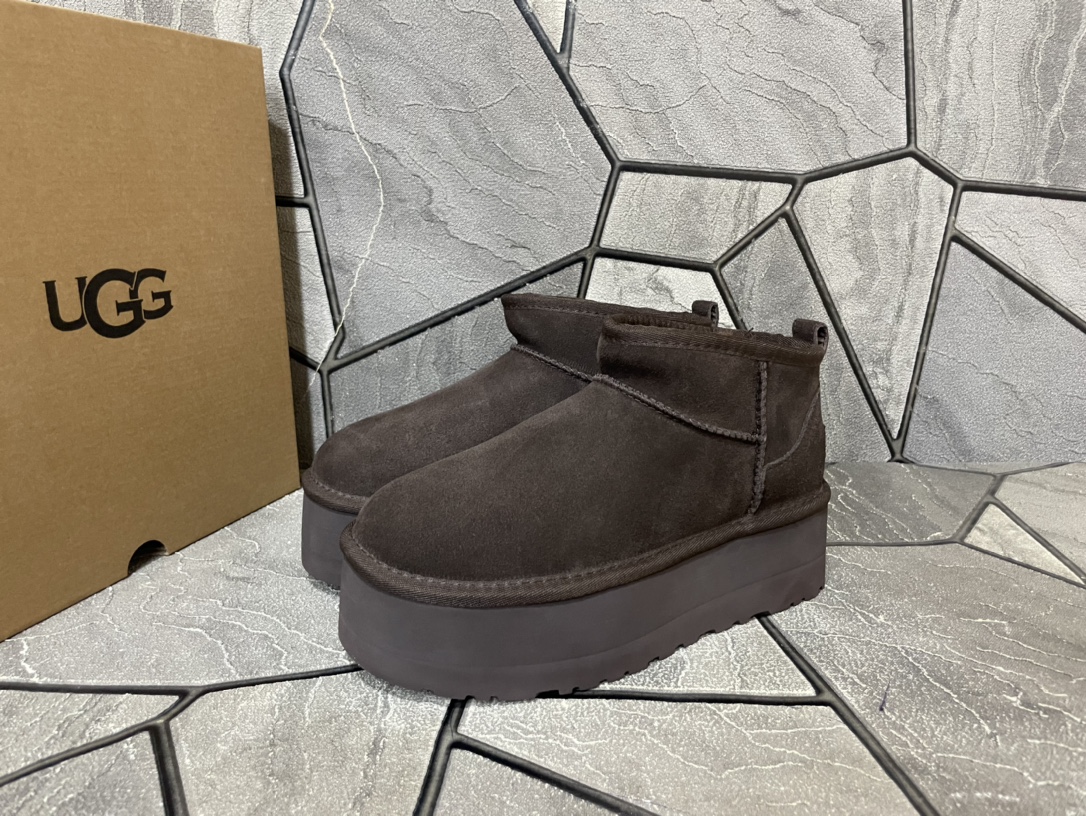 Ugg Basic Shoes M-l
