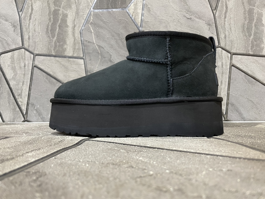 Ugg Basic Shoes Black M-l