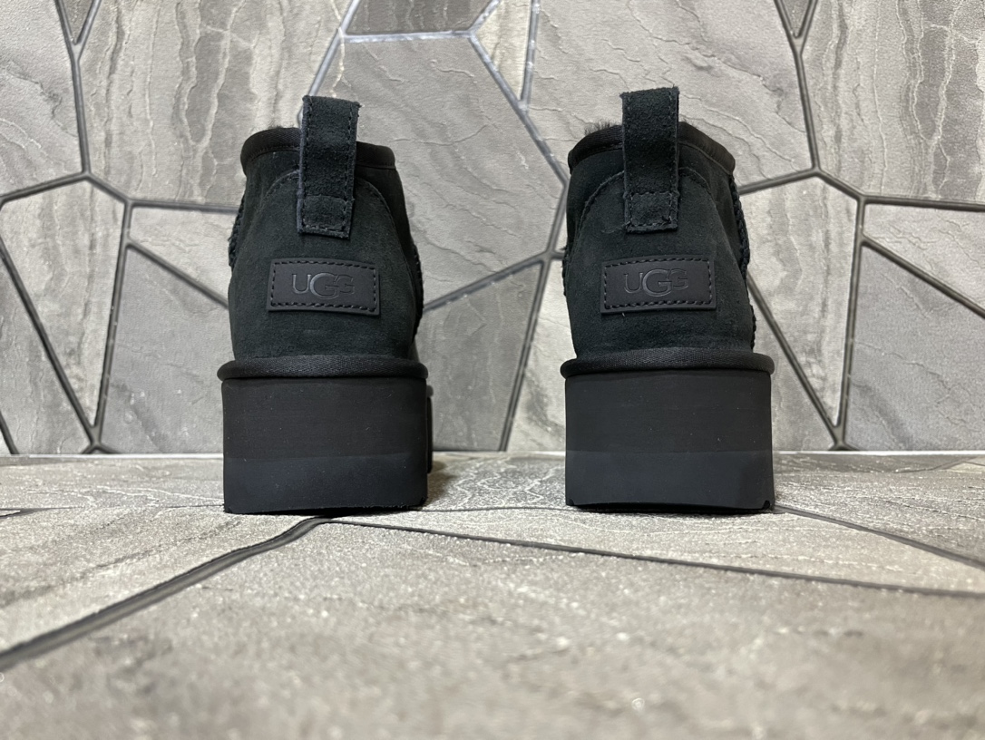Ugg Basic Shoes Black M-l
