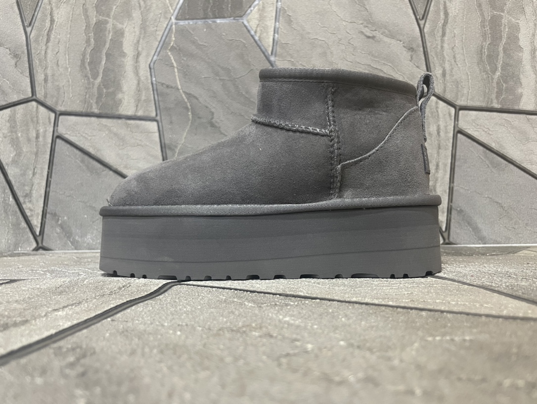 Ugg Basic Shoes Gray M-l