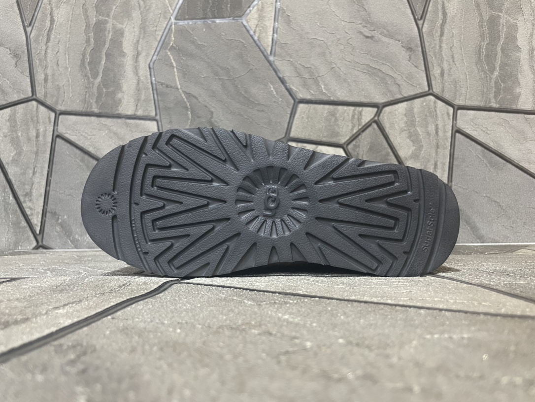 Ugg Basic Shoes Gray M-l