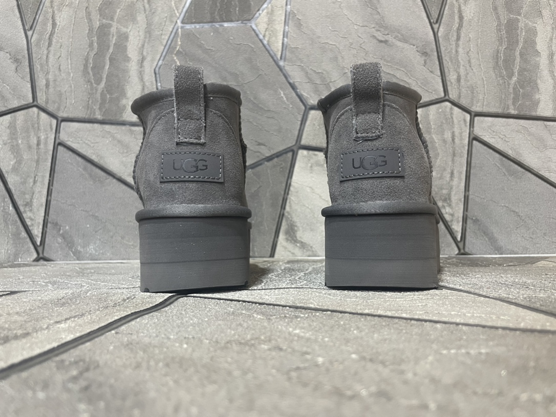 Ugg Basic Shoes Gray M-l
