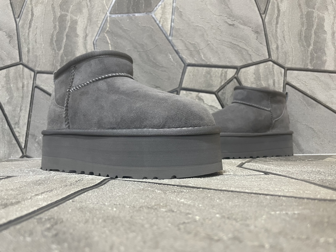 Ugg Basic Shoes Gray M-l