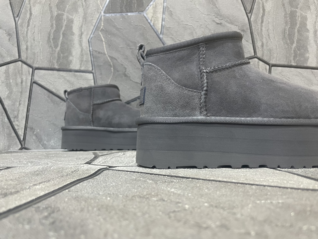 Ugg Basic Shoes Gray M-l