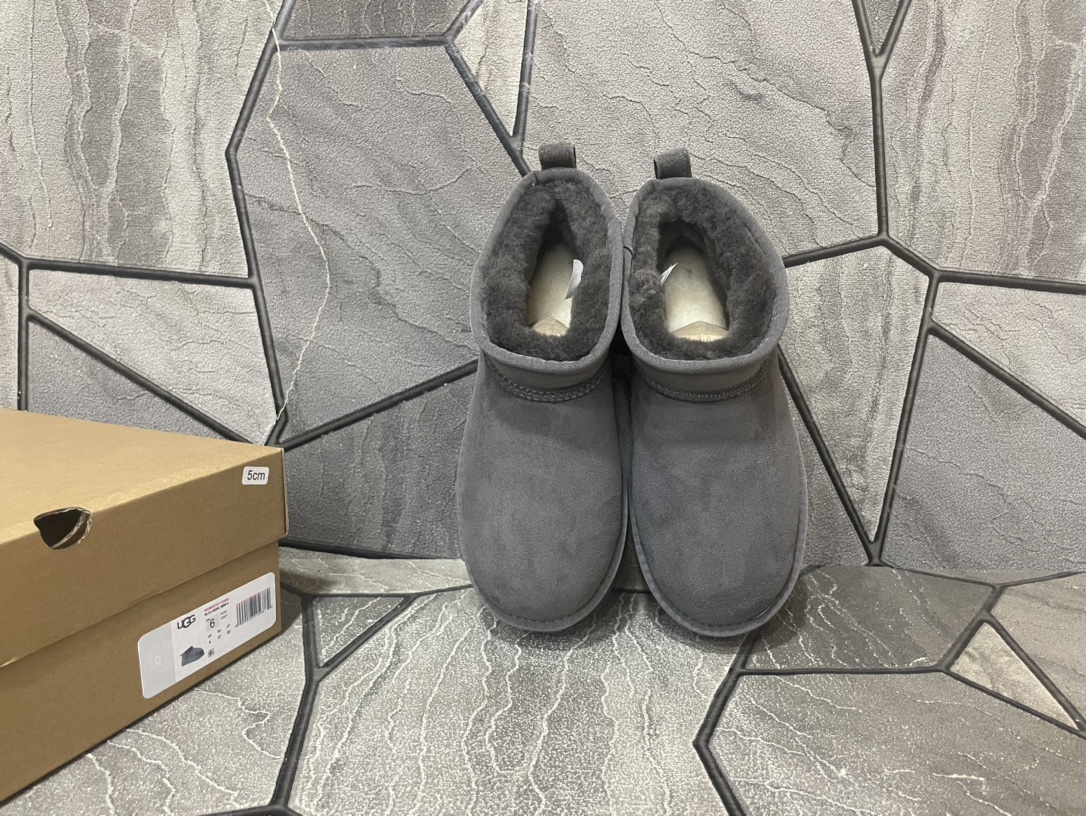 Ugg Basic Shoes Gray M-l