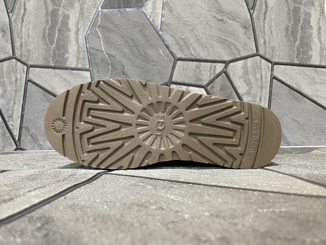 Ugg Basic Shoes M-l