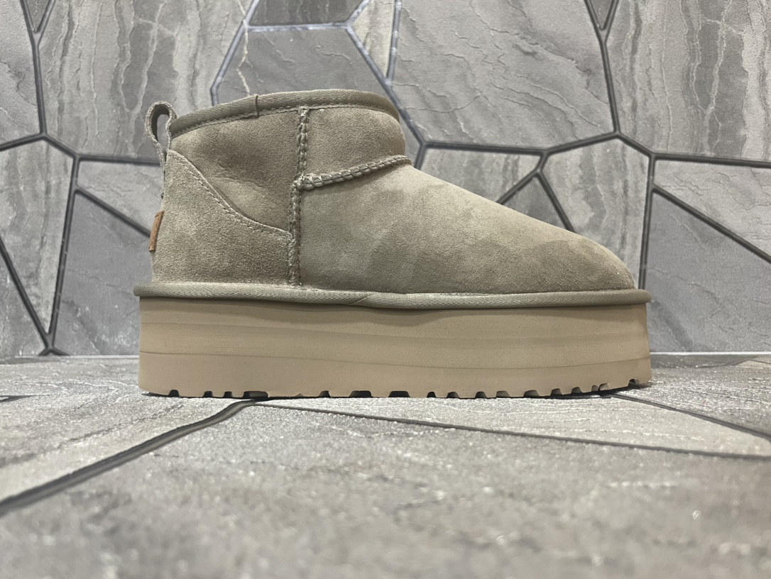 Ugg Basic Shoes M-l