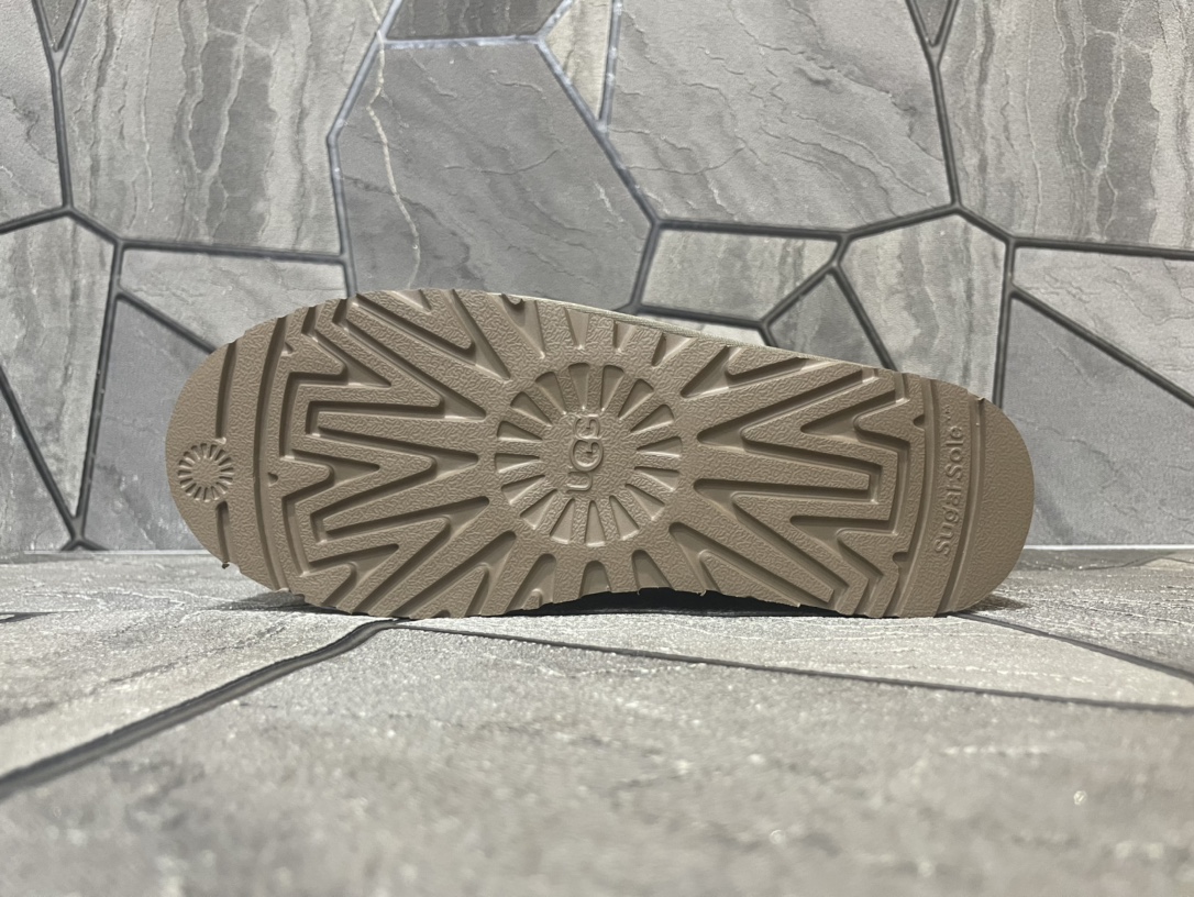 Ugg Basic Shoes M-l