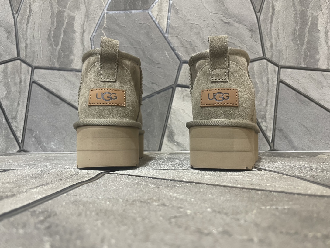 Ugg Basic Shoes M-l