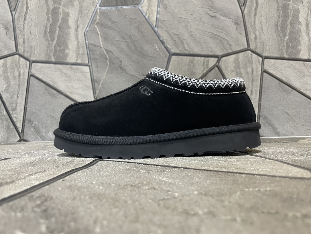 Ugg Basic Shoes Black