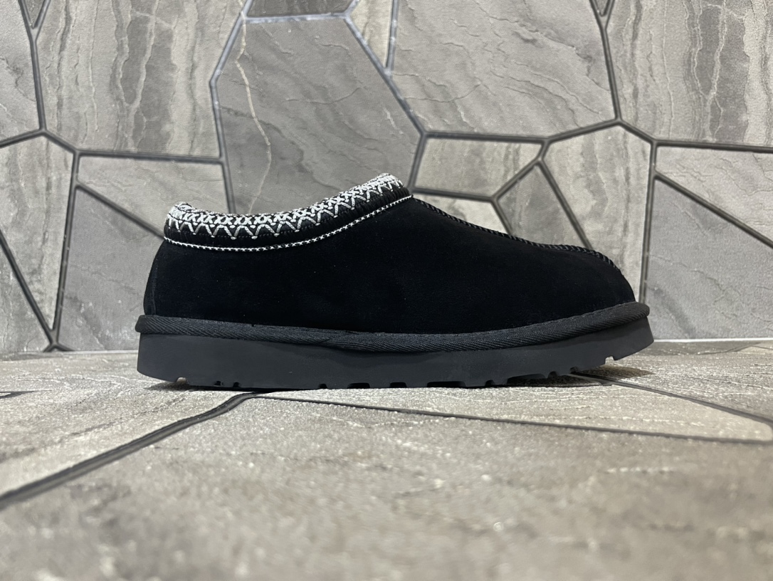 Ugg Basic Shoes Black