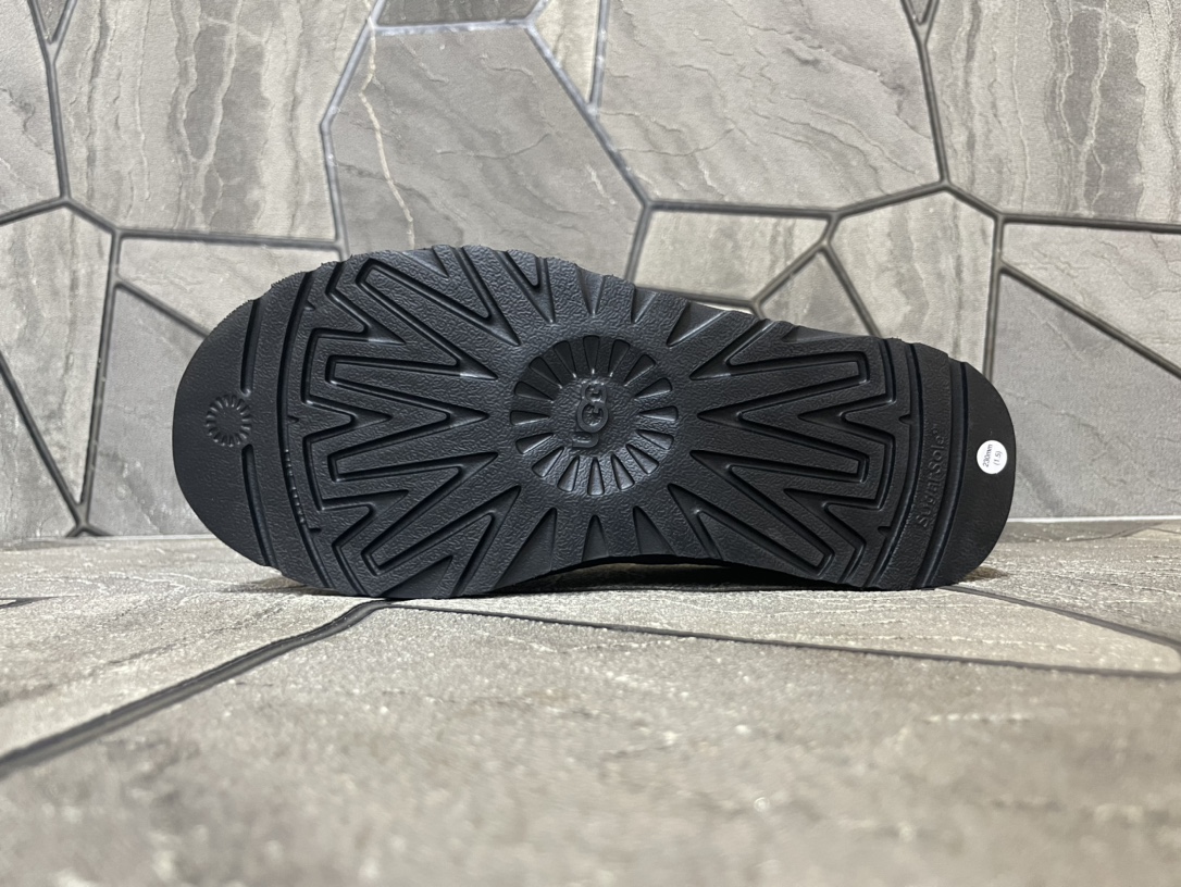 Ugg Basic Shoes Black
