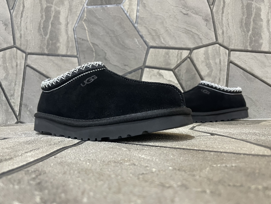 Ugg Basic Shoes Black