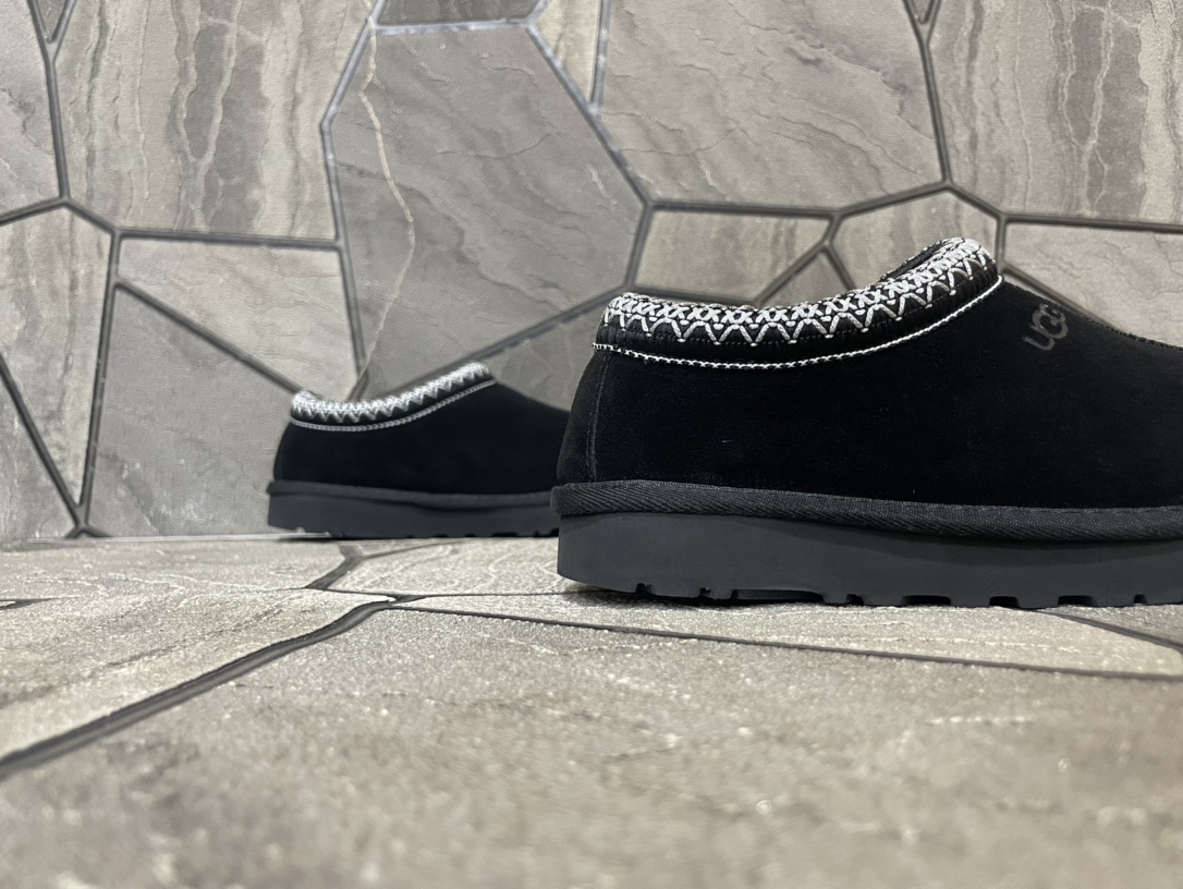 Ugg Basic Shoes Black