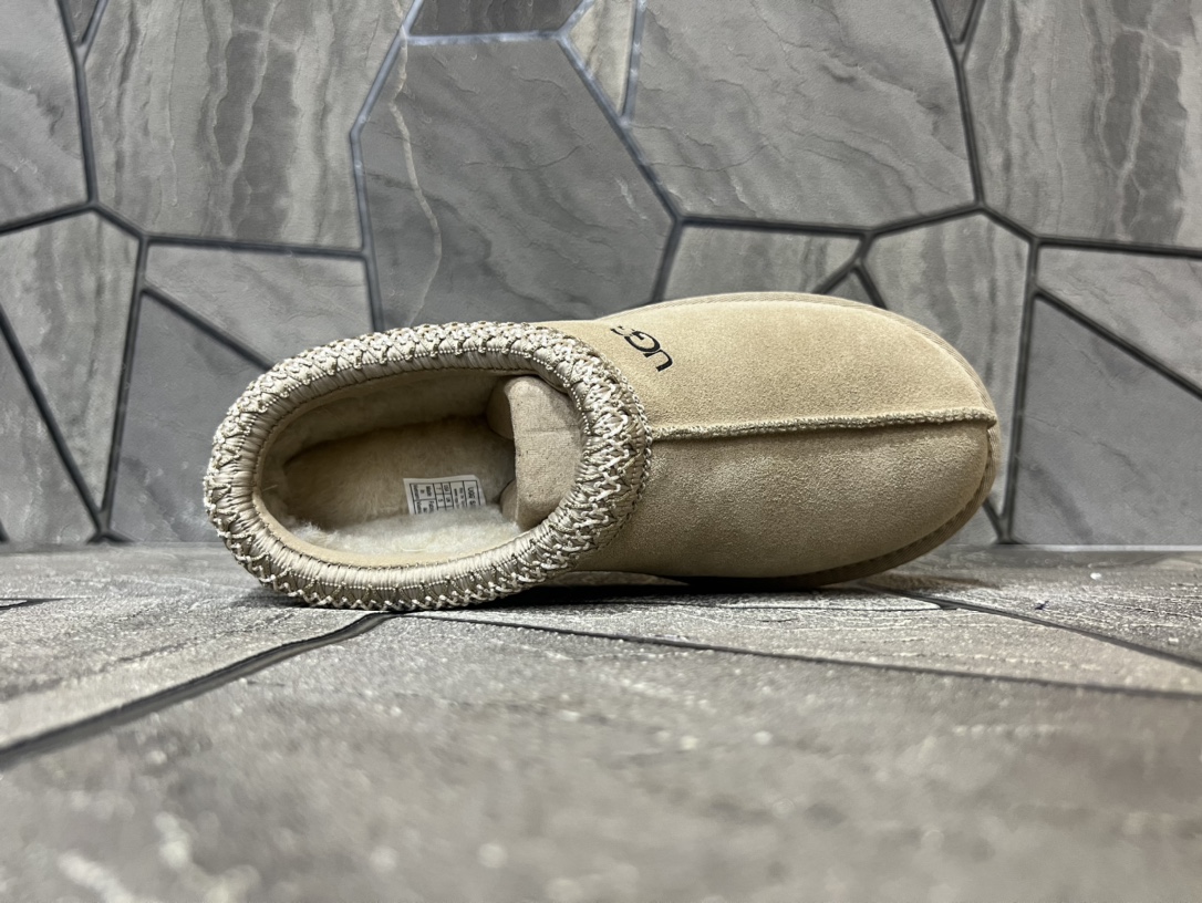Ugg Basic Shoes