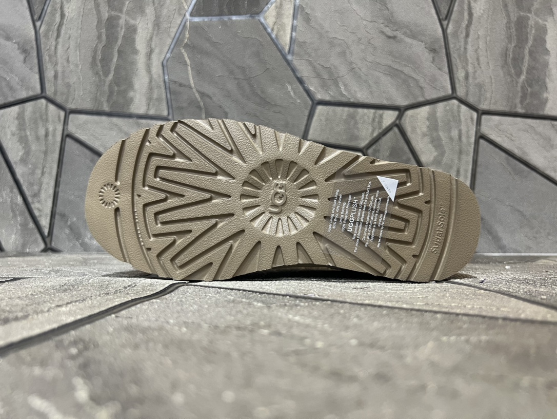 Ugg Basic Shoes