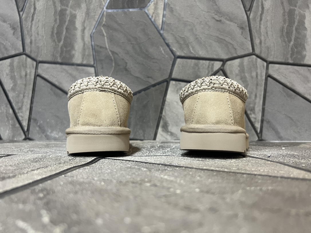 Ugg Basic Shoes